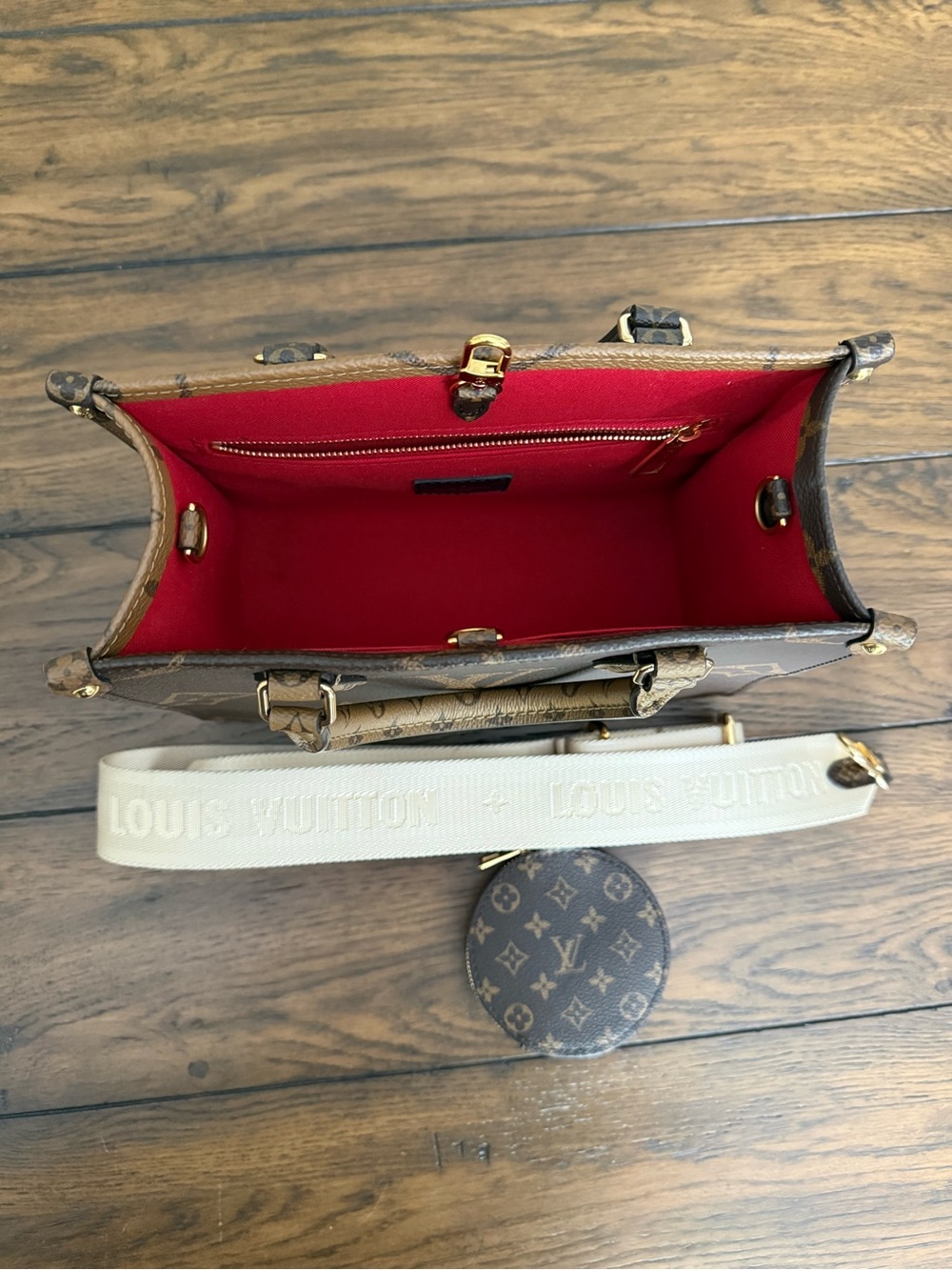 Louis Vuitton On The Go PM - Picture 2 of 8